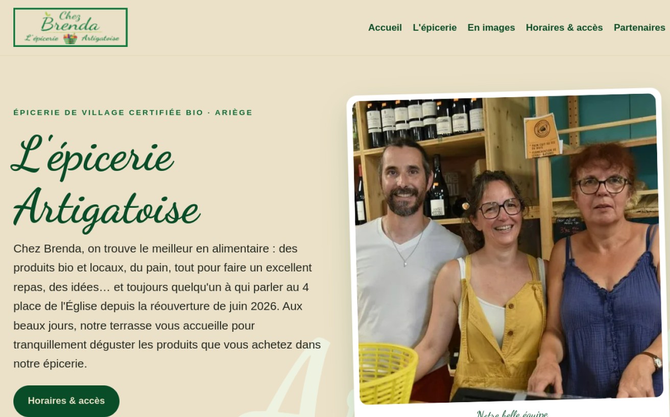 Page d'accueil de chezbrenda.fr : L'épicerie Artigatoise, épicerie de village certifiée bio à Artigat, dans sa charte crème et verte